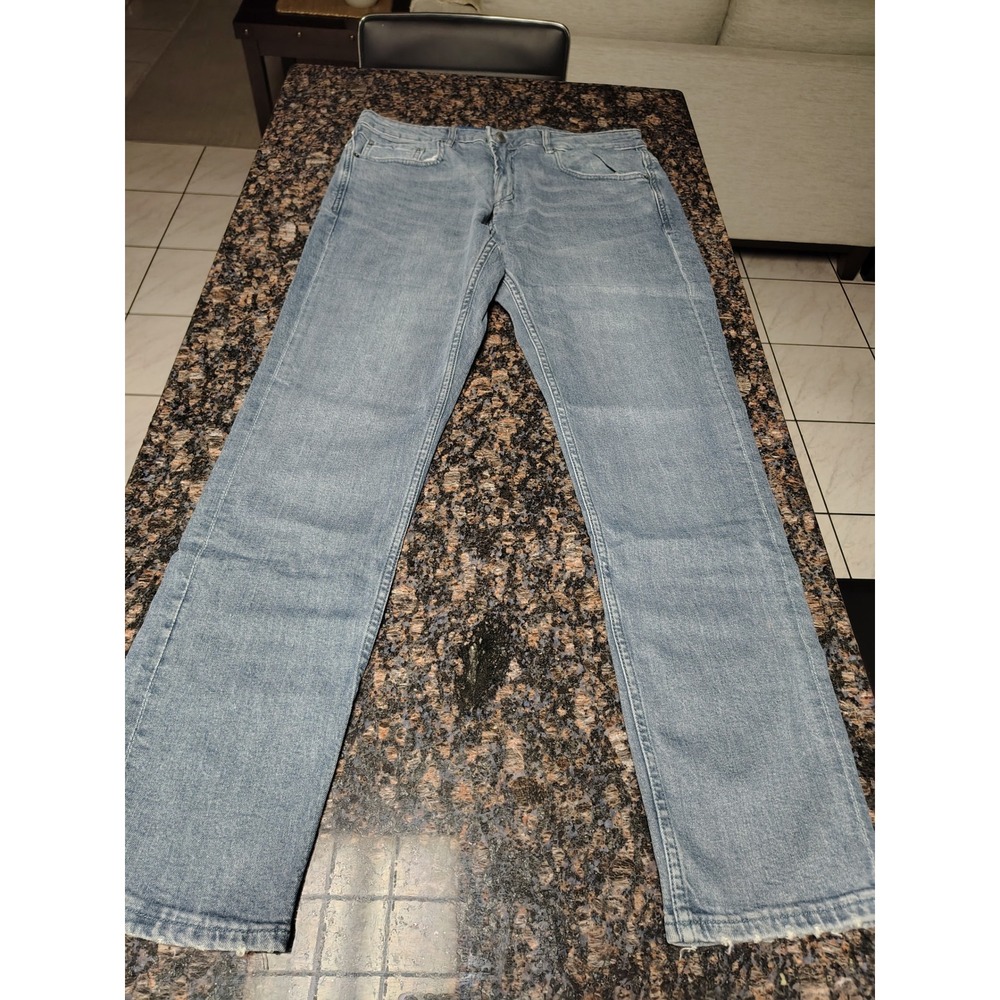 Pull&Bear Slim Comfort Light Wash Denim Jeans Mens Size 34 NWT